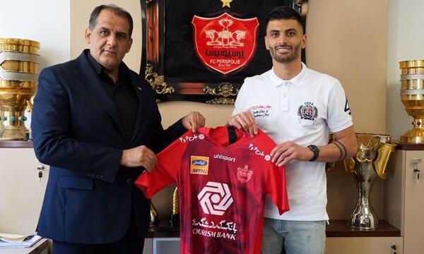 عکس سعید آقایی با لباس پرسپولیس