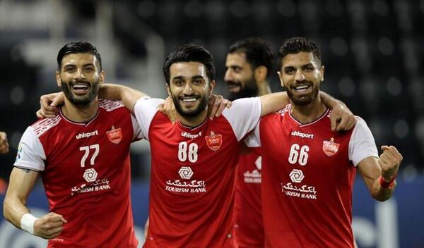 عکس سعید آقایی با لباس پرسپولیس