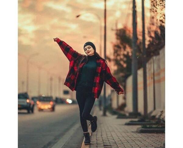ژست عکس تنهایی