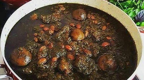 عکس قورمه سبزی رو گاز