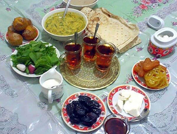 عکس ساده از سفره افطار