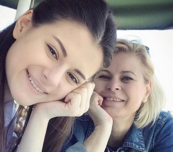 عکس زینب خواهر کمال
