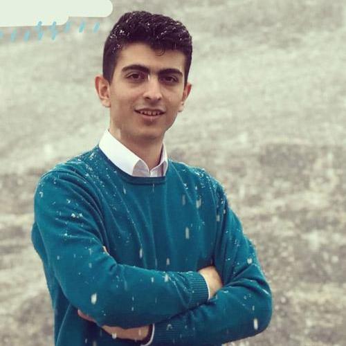 عکس حمید گلی و فرزندانش