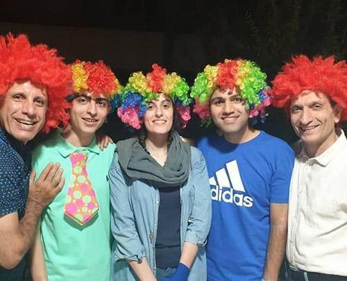 عکس حمید گلی و فرزندانش