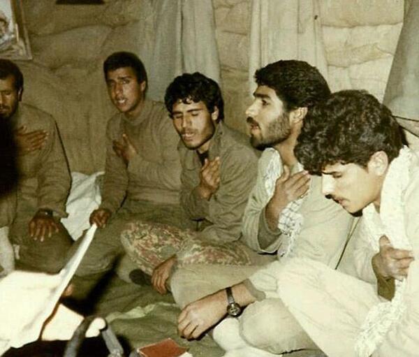 عکس امید خواننده در جبهه