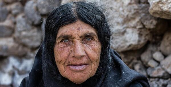 عکس پرتره زن روستایی