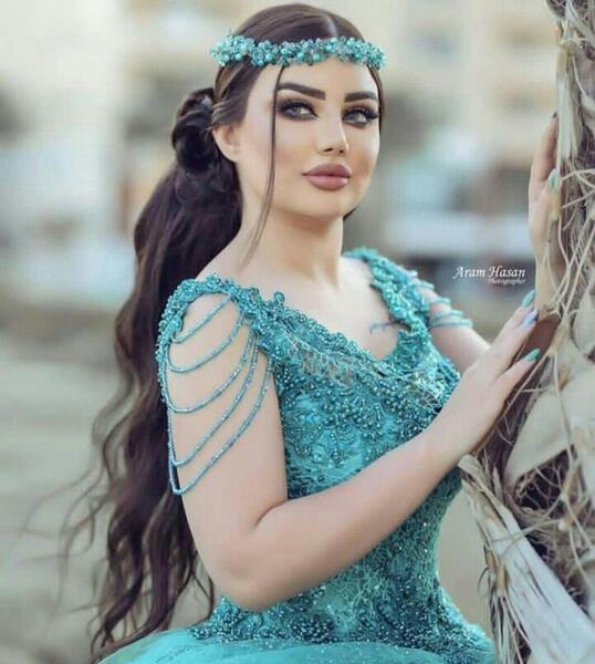 عکس یلدا و عماد در رمان استاد خاص من