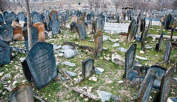 عکس مفهومی قبرستان