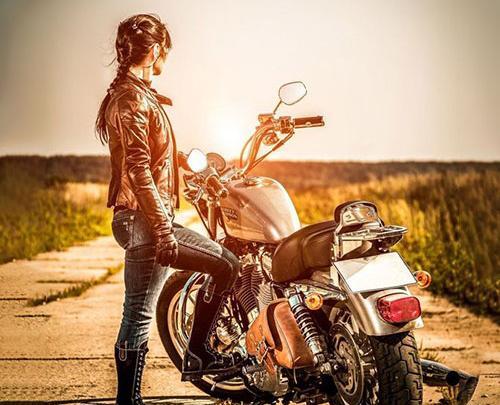 عکس دونفره با موتور