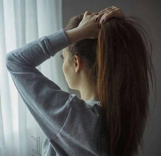ژست عکس دخترانه در آینه