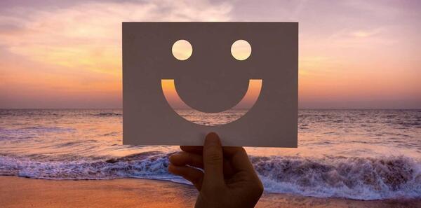 عکس پروفایل لبخند غمگین