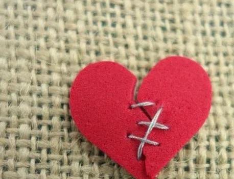 عکس قلب شکسته کوچک
