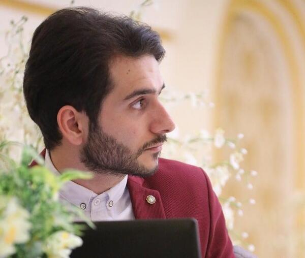 عکس قبلی مومو