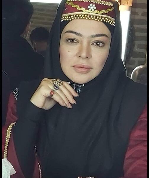 عکس رویا غفاری نویسنده