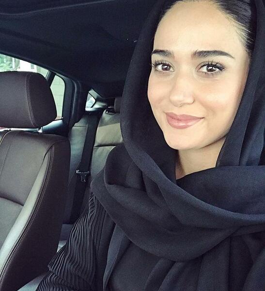 عکس ماشین پریناز ایزدیار