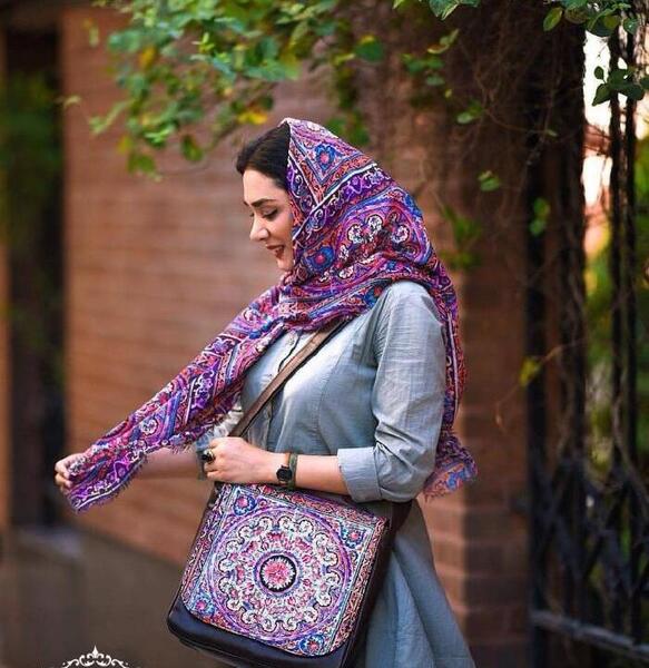 ژست عکس دخترانه محجبه