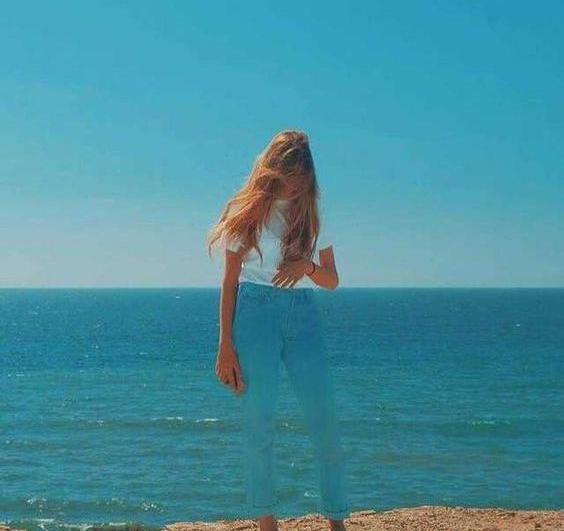 ژست عکس دخترانه لب دریا