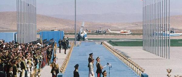 عکس رضا شاه در تخت جمشید
