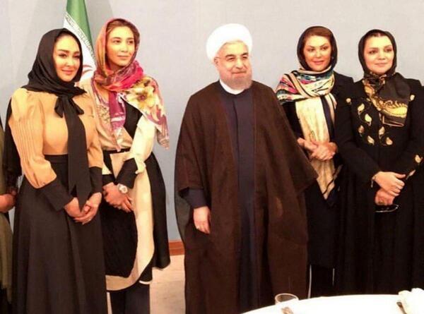 عکس با حجاب روحانی