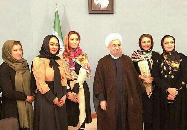 عکس با حجاب روحانی