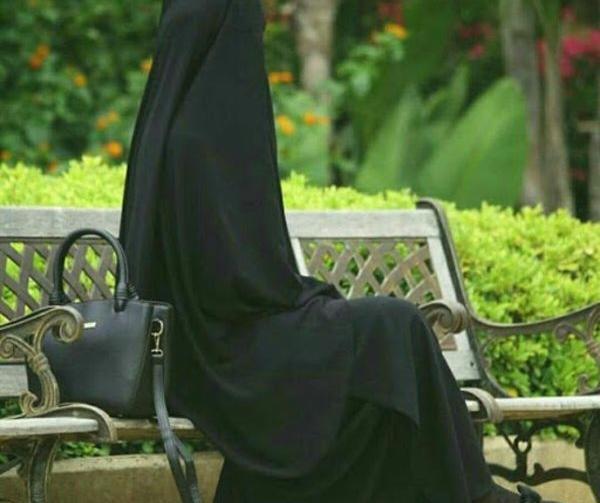 عکس دختر باحجاب روی تاب