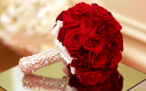 عکس دسته گل عروس رز قرمز