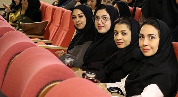 عکس زهره حسینی رامهرمز وام