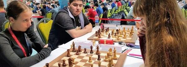 عکس پرهام مقصودلو شطرنج