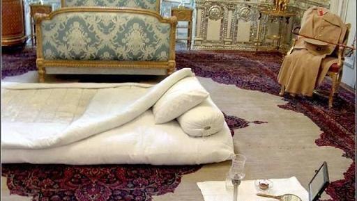 عکس رضا شاه در کاخ سعد آباد