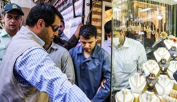 عکس مرد طلافروش