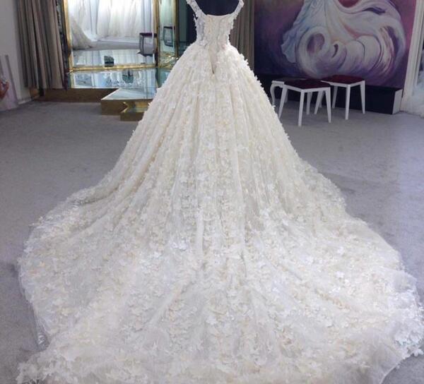 عکس لباس عروس وتاج