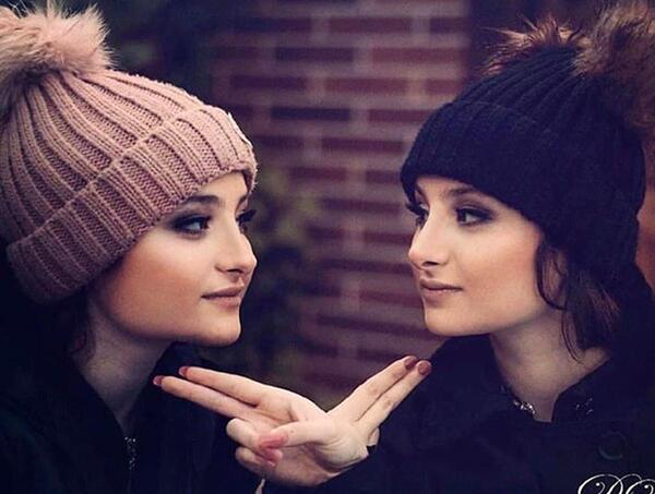عکس های سارا و نیکا در پارتی