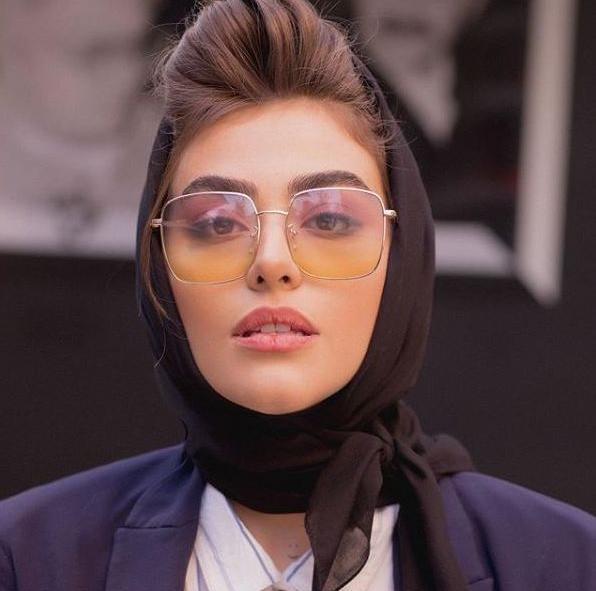 عکس شلوارک ریحانه پارسا