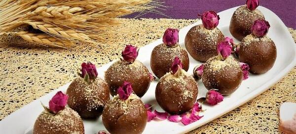 عکس حلوا خرما گردو