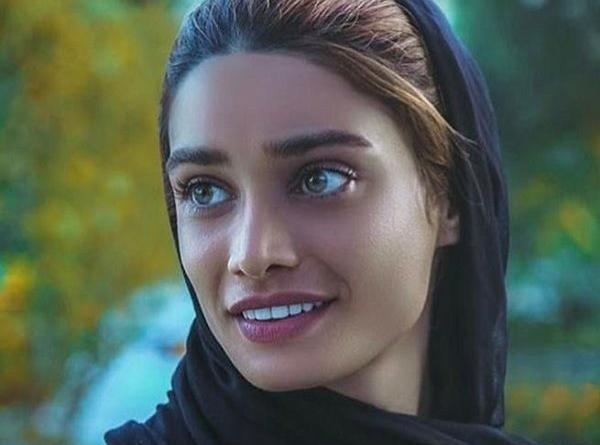 عکس هنرپیشه تینا آخوند تبار