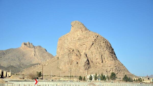 عکس کوه عقاب یزد