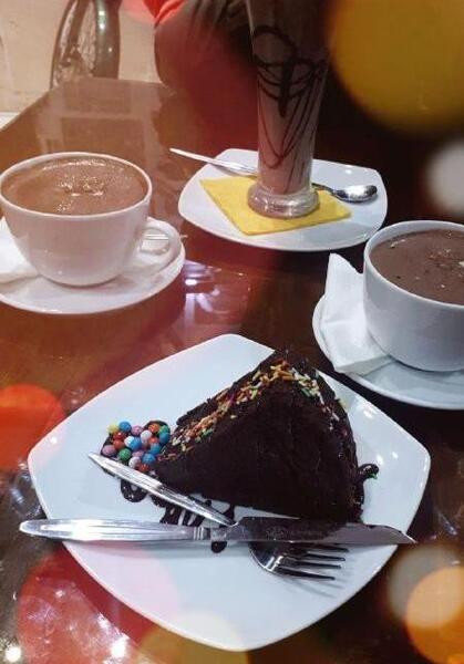 عکس فیک دخترونه کافه