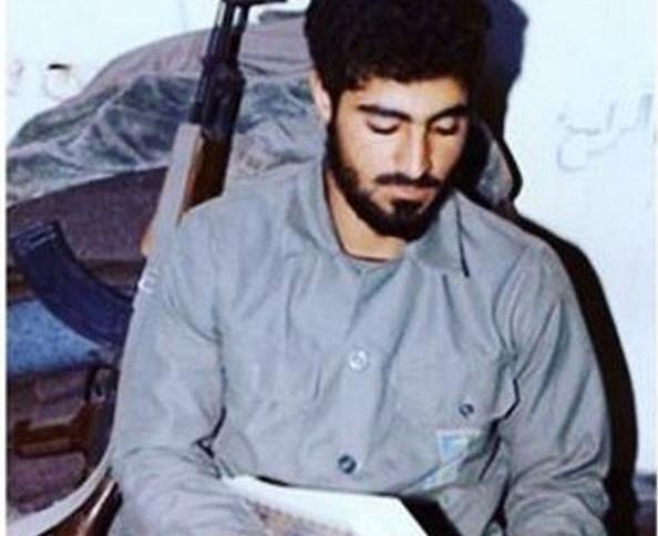 عکس قرآن حاج قاسم سلیمانی