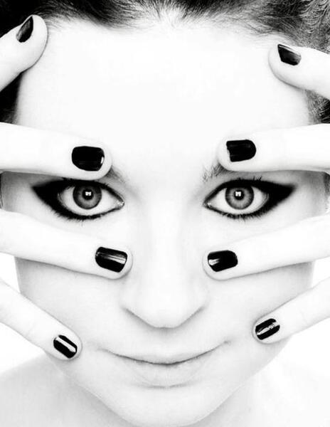 عکس سیاه سفید برای صفحه گوشی