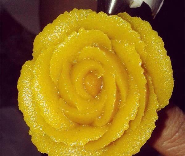 عکس تزیین حلوا با گل رز