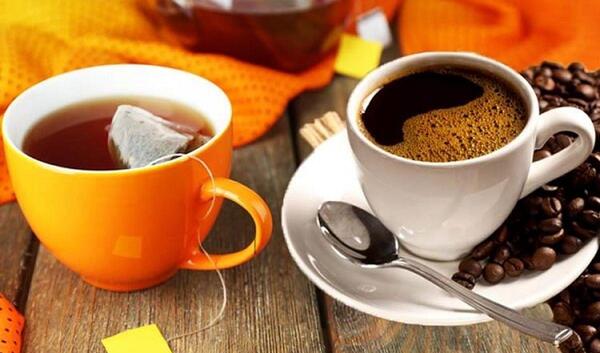 عکس قهوه کنار پنجره