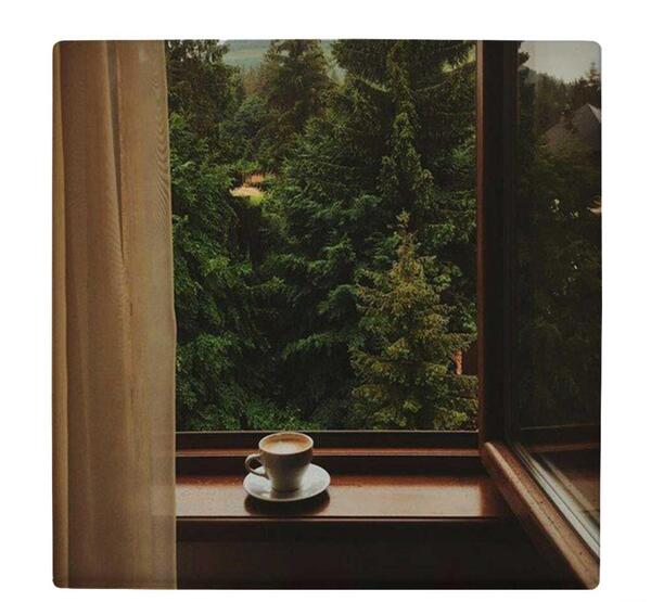 عکس قهوه کنار پنجره