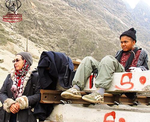 عکس آزاده زارعی در نقش پسر