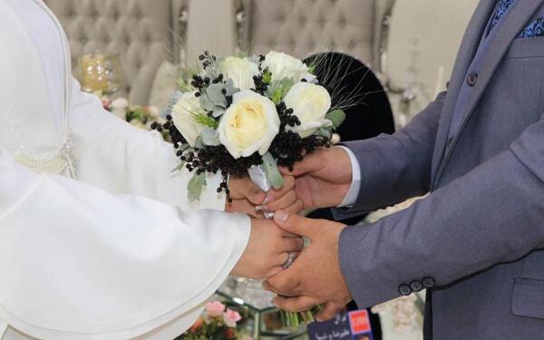 عکس عروس و داماد در محضر عقد