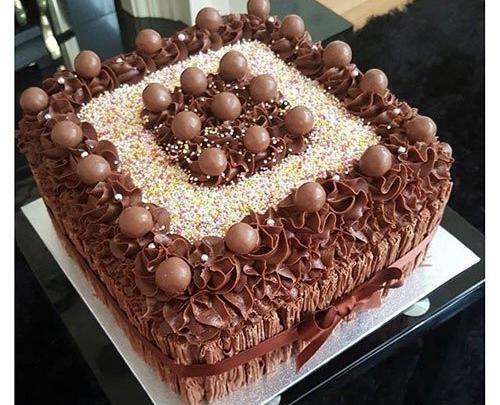 عکس کیک کاکائویی تولد