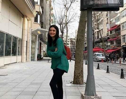 عکس بازیگر ترکیه اوزگه یاگیز