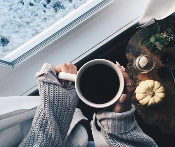 عکس قهوه کنار دریا