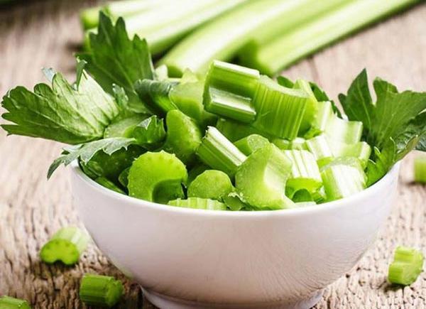 عکس گیاه کرفس