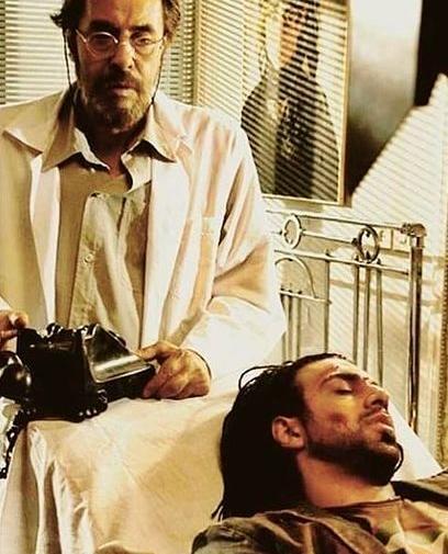 عکس مرد صورت زخمی