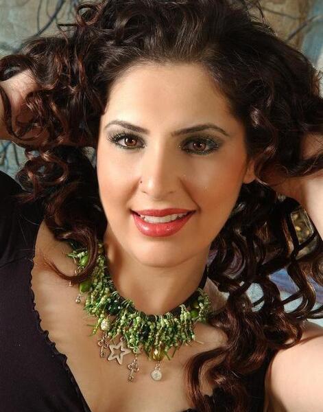 عکس از غزل سادات خواننده